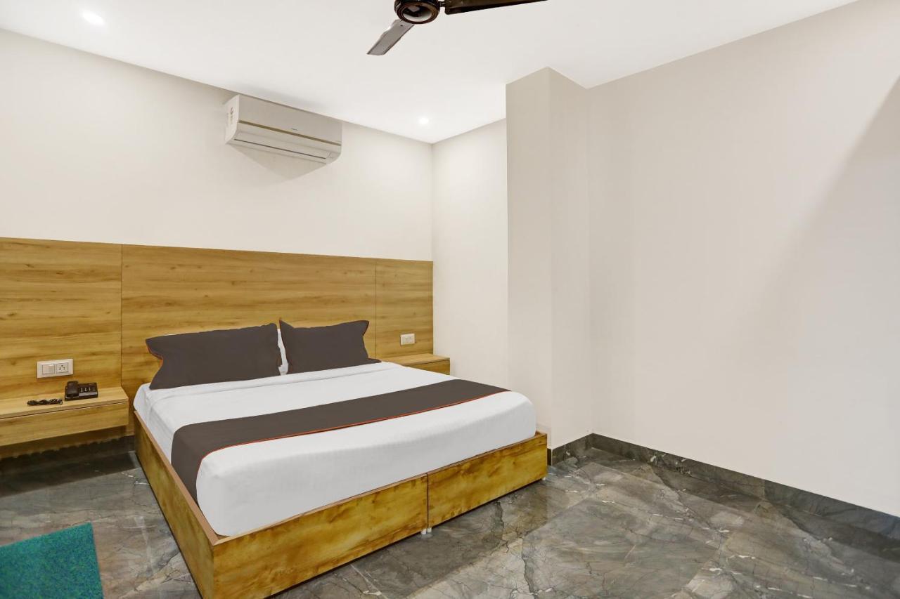Oyo 81641 Collection O Hotel A1 Residency Nueva Delhi Exterior foto