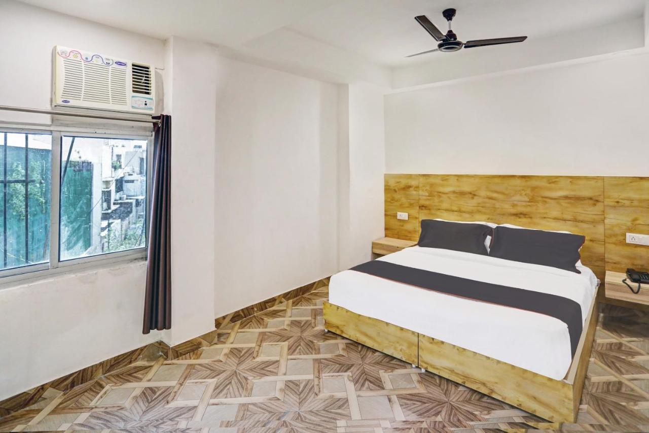 Oyo 81641 Collection O Hotel A1 Residency Nueva Delhi Exterior foto