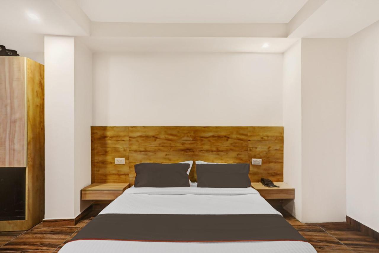 Oyo 81641 Collection O Hotel A1 Residency Nueva Delhi Exterior foto